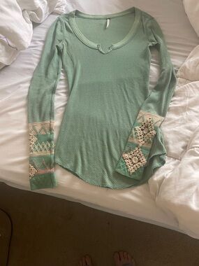 Free People women’s Mint Green Long-Sleeve Waffle Knit Top Crochet Cuff Detail